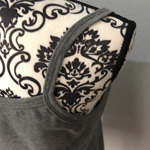 Gray tank - Picture 6 of 6
